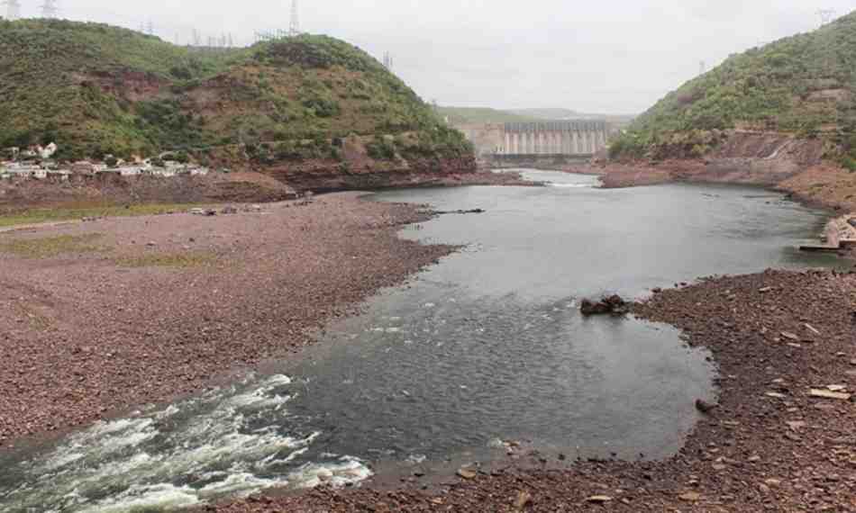 Krishna River: హే కృష్ణా.. నీళ్లు లేక వెలవెల..