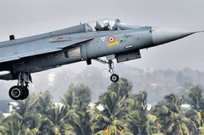 Tejas jets : కాశ్మీర్‌ లోయలోకి తేజస్‌ యుద్ధ విమానాలు.. ఎందుకంటే..?