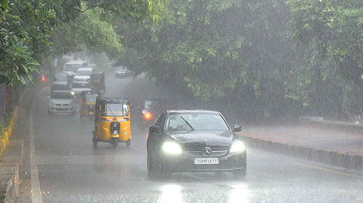 TS rain news : తెలంగాణలో రేపు భారీ వర్షాలు.. నేడు మోస్తరు వానలు..