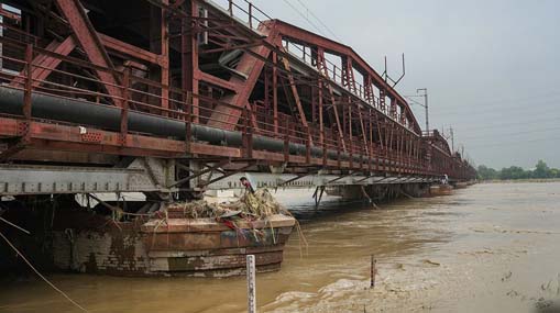 Yamuna River : ఉత్తరాదిలో భారీ వర్షాలు.. మళ్లీ యమునా నది ఉగ్రరూపం..