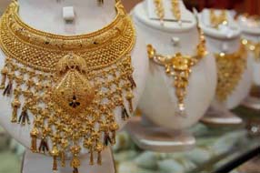 Gold Price : స్థిరంగా బంగారం ధర.. ఈ రోజు ఎంతో తెలుసా..?