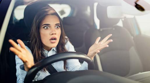 Driving Rules :  అమ్మో.. అక్కడ డ్రైవింగ్ మనవల్ల కాదులే.. !