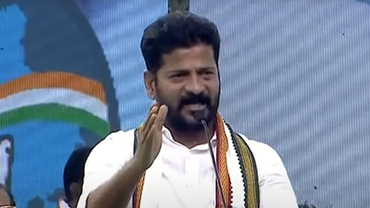 Revanth Reddy : రాహుల్ ఎవరా? గాంధీ కుటుంబం గొప్పతనం తెలుసుకో.. కేటీఆర్ కు రేవంత్ కౌంటర్..