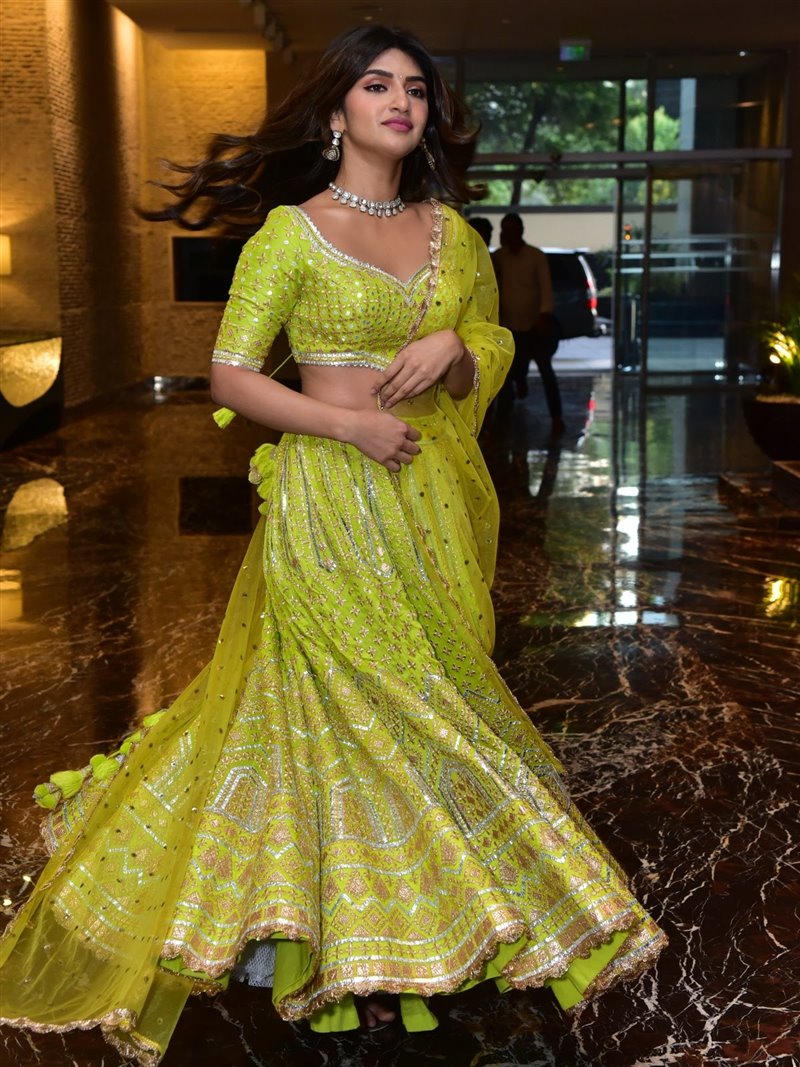 Fabboom Daisy Shah In Pink Lehenga At Jai Ho Movie Photocopy Song Rs 4530/-  | Daisy shah, Bollywood wedding, Indian wedding dress