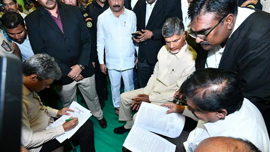 Chandrababu Letter :  భద్రతపై బాబు ఆందోళన.. హత్యకు కుట్ర చేస్తున్నారని ఆరోపణ..!