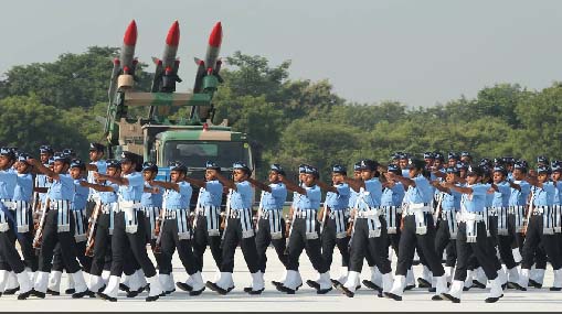 Prayagraj Air Force Day : 72 ఏళ్ల తర్వాత వైమానిక దళ జెండా మార్పు