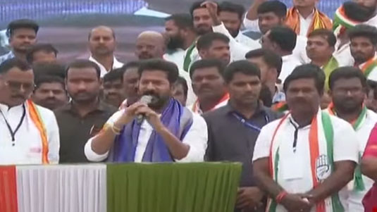 Achampet Congress Meeting : గువ్వల బాలరాజును ఓడించండి.. అచ్చంపేట ప్రజలకు రేవంత్ పిలుపు..