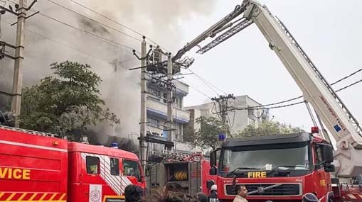 Karachi Fire Accident | పాకిస్తాన్‌ షాపింగ్ మాల్‌లో భారీ అగ్ని ప్రమాదం.. 11 మంది మృతి