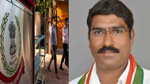 IT Raids : అలంపూర్‌ కాంగ్రెస్‌ అభ్యర్థి ఇంటిలో ఐటీ సోదాలు.. తాళాలు పగలగొట్టి హంగామా