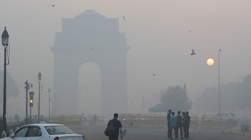 Delhi Air Quality : అమల్లోకి GRAP-స్టేజ్ IV.. ఢిల్లీలో మరింత క్షీణిస్తున్న గాలి నాణ్యత..