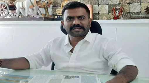 YSRCP | ధర్మవరంలో ఒకరిపై ఒకరు దాడి చేసుకున్న వైసీపీ నేతలు