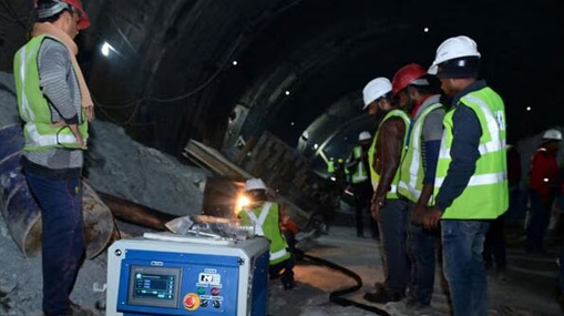 Uttarakhand Tunnel Update : 15 రోజులుగా చీకట్లోనే.. వెలుగు చూసేదెప్పుడు ?