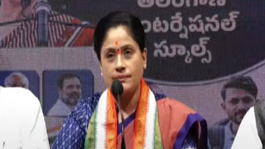 Vijayashanti : కేసీఆర్ నాటిన మొక్క అతను.. బీఆర్ఎస్, బీజేపీలపై రాములమ్మ విమర్శనాస్త్రాలు