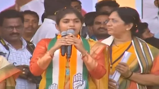 Yashaswini Reddy :  ఎర్రబెల్లికి డేంజర్ బెల్స్ .. యశస్విని రెడ్డి స్పీచ్ అదుర్స్..