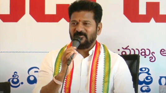 Revanth Reddy : రేవంత్ సుడిగాలి పర్యటనలు.. కాంగ్రెస్ కు పెరుగుతున్న గ్రాఫ్