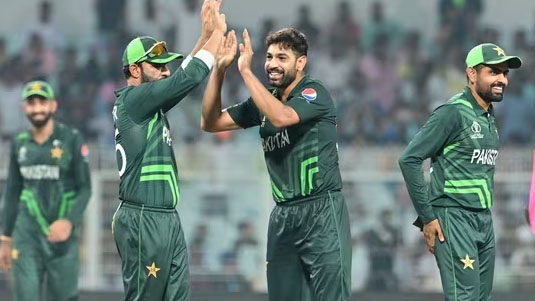 Pakistan Vs New Zealand : ఆదుకున్న వర్షం.. పాక్ సెమీస్ ఆశలు పదిలం