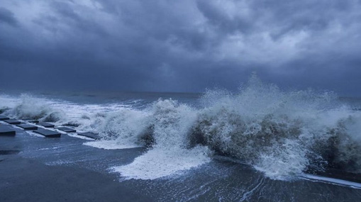 AP Weather Update: బంగాళాఖాతంలో అల్పపీడనం.. 48 గంటల్లో తుపాను.. ఏపీపై ఎఫెక్ట్ ?