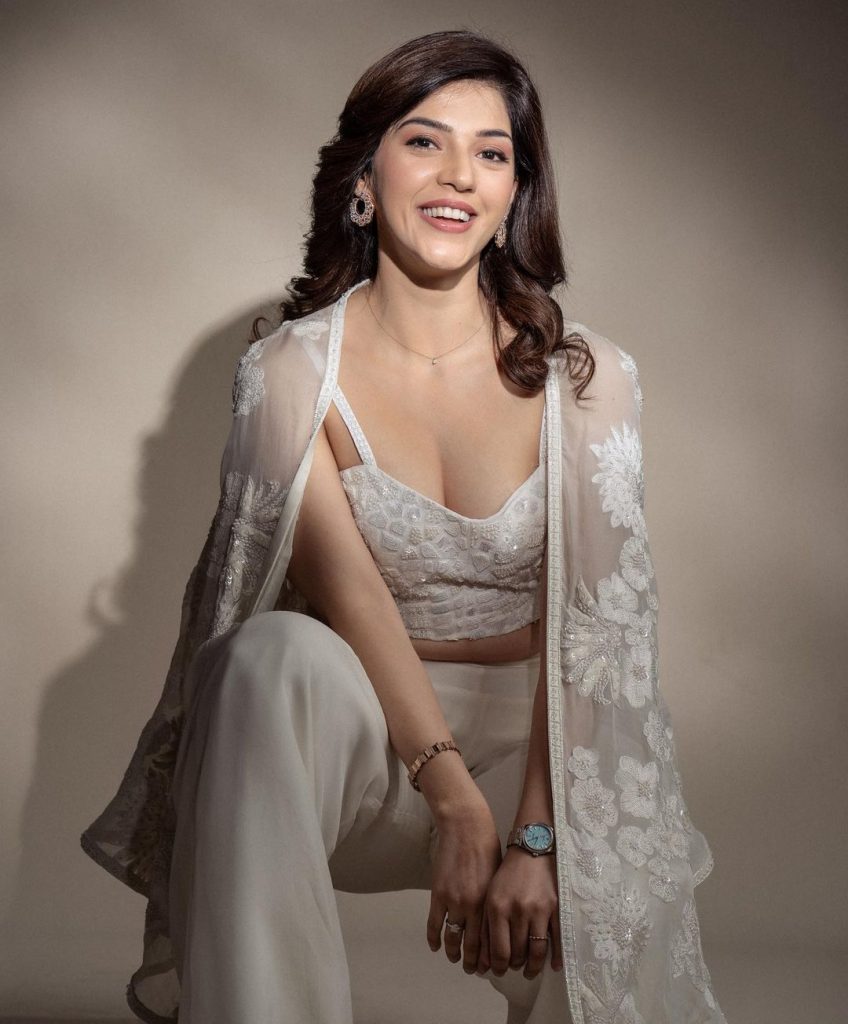 Mehreen Pirzada New Stills