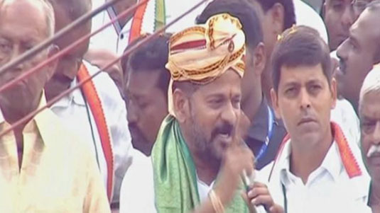 Revanth Reddy : కొడంగల్ లో రేవంత్ రెడ్డి రోడ్ షోలు.. పోటెత్తిన జనం..