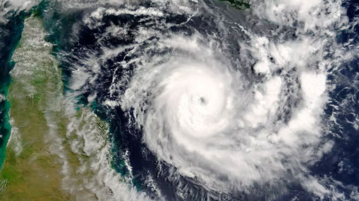 Cyclone Michaung: బంగాళాఖాతంలో వాయుగుండం.. ఏపీ, తమిళనాడుకు భారీ వర్షసూచన