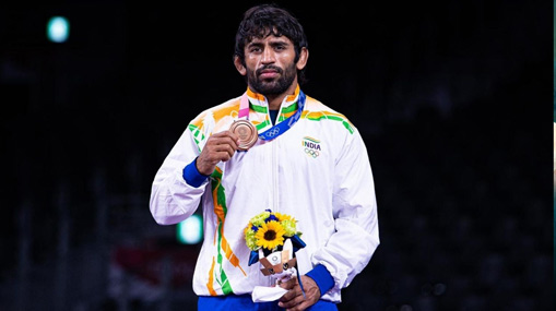 Bajrang Punia : బజ్‌రంగ్‌ పూనియా సంచలన నిర్ణయం..  ఆ అవార్డు వెనక్కి!