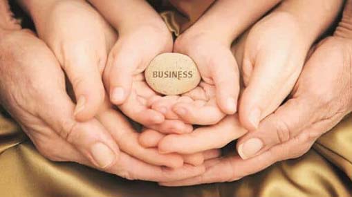 Family-Owned Businesses : కుటుంబ వ్యాపారాలకే జై