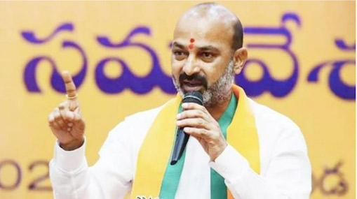 Bandi Sanjay: కేసీఆర్ దేశం వదిలి పారిపోవచ్చు.. పాస్ పోర్టు సీజ్ చేయాలి..