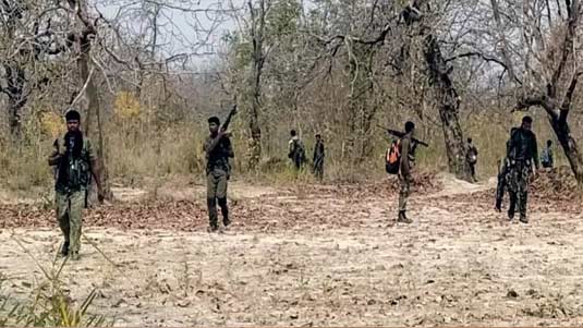 Maoist Encounter : ఛత్తీస్‌గఢ్‌లో భారీ ఎన్‌కౌంటర్.. నలుగురు మావోయిస్ట్‌ల మృతి..