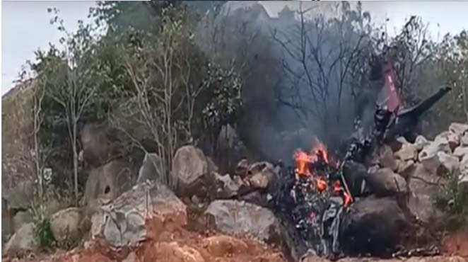 Medak plane crash: కూలిన విమానం.. ఇద్దరు పైలట్లు మృతి