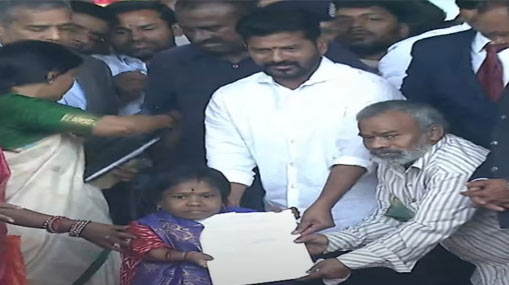 Specially Abled Rajini : హామీ నిలబెట్టుకున్న సీఎం.. దివ్యాంగురాలు రజినీ ఉద్యోగమేంటో తెలుసా..?