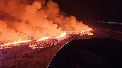 Iceland Volcano : ఐస్‌లాండ్‌లో అగ్నిపర్వతం బద్దలు