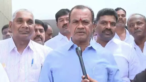 Komatireddy Venkat Reddy : నాకు శాలువాలు, బొకేలు తీసుకురావద్దు.. ఆ డబ్బును వాటికి ఉపయోగించండి..