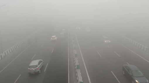 Fog in Delhi: మంచు గుప్పిట్లో రాజధాని.. 110 విమానాల రాకపోకలకు అంతరాయం..