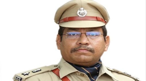 IPS Naveen Kumar : ఐపీఎస్ నవీన్ కుమార్ అరెస్ట్.. ఖండించిన బీసీ సంఘాలు..