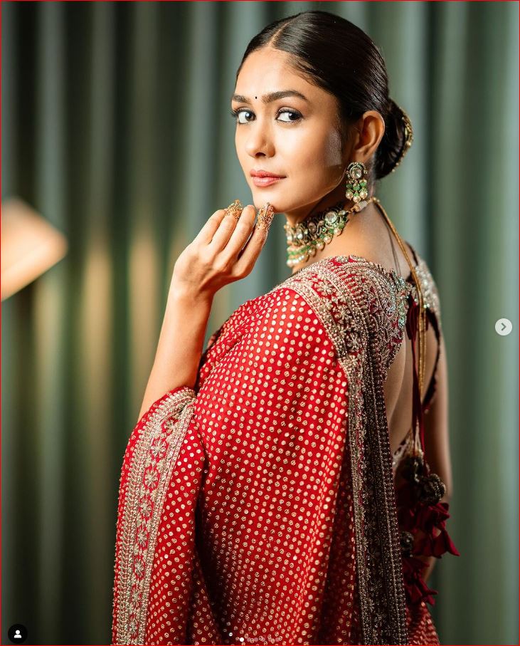 Mrunal Thakur in saree