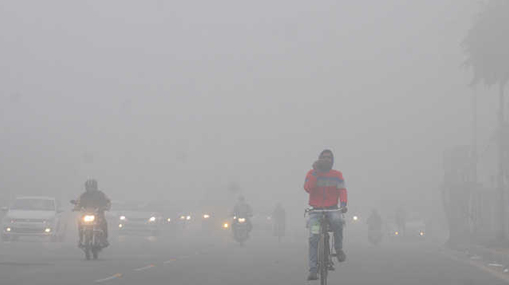 Winter Effect: పొగమంచు గుప్పిట్లో తెలుగు రాష్ట్రాలు.. పడిపోతున్న ఉష్ణోగ్రతలు