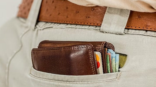 Wallet In Back Pocket : పర్స్ వెనుక జేబులో పెట్టుకుంటున్నారా..!