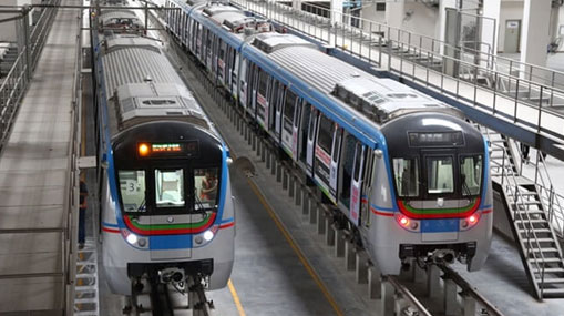 Hyderabad Metro: హైదరాబాదీలకు గుడ్ న్యూస్.. మెట్రో వేళలు పొడిగింపు..