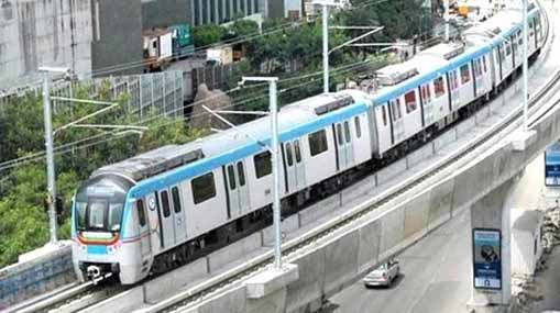 Metro Rail : లక్ష్యానికి దూరంగా మెట్రో రైళ్లు.. అంచనాలు తప్పాయా..?