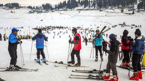 Gulmarg Ski Resort : గుల్మార్గ్ అప్పుడలా.. ఇప్పుడిలా..!