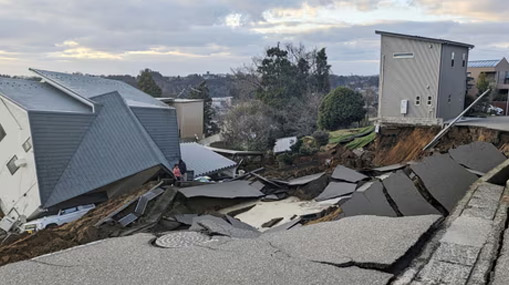 Japan Earthquake Update: జపాన్ లో 155 సార్లు కంపించిన భూమి.. 8 మంది మృతి