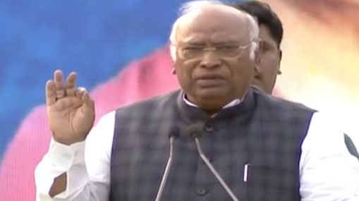 Mallikarjun Kharge : కార్యకర్తలే కాంగ్రెస్ బలం.. బీఆర్ఎస్, బీజేపీలను ఓడిద్దాం.. ఖర్గే పిలుపు..