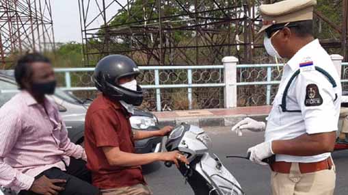 Traffic E-Challan : వాహనదారులకు గుడ్ న్యూస్.. పెండింగ్‌ చలానాల రాయితీ గడువు పొడిగింపు..