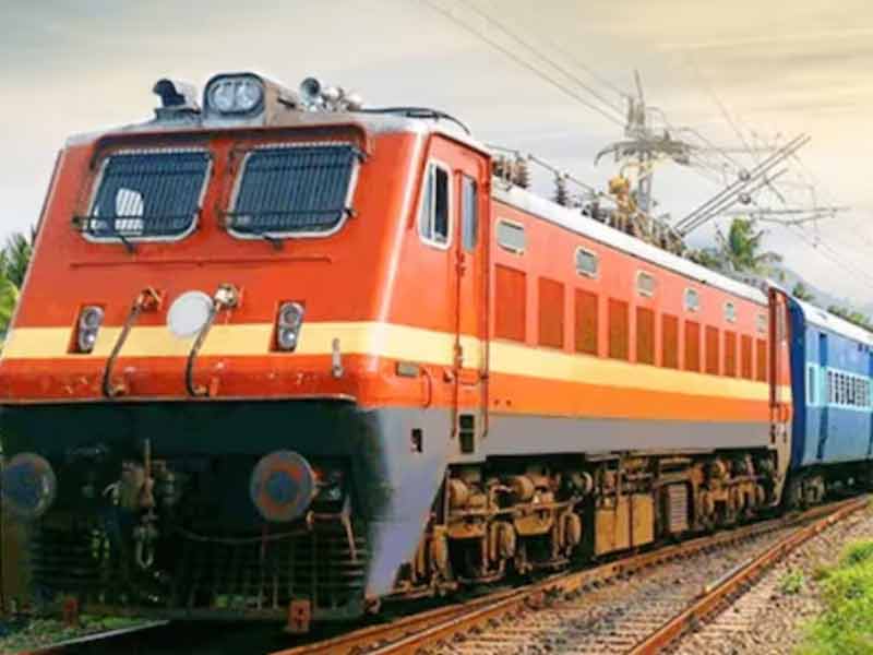 Indian Railways Restore Ticket Fares: రైల్వే ప్రయాణికులకు ఊరట.. సెకండ్ క్లాస్, ఆర్డినరీ ఛార్జీల పునరుద్ధరణ