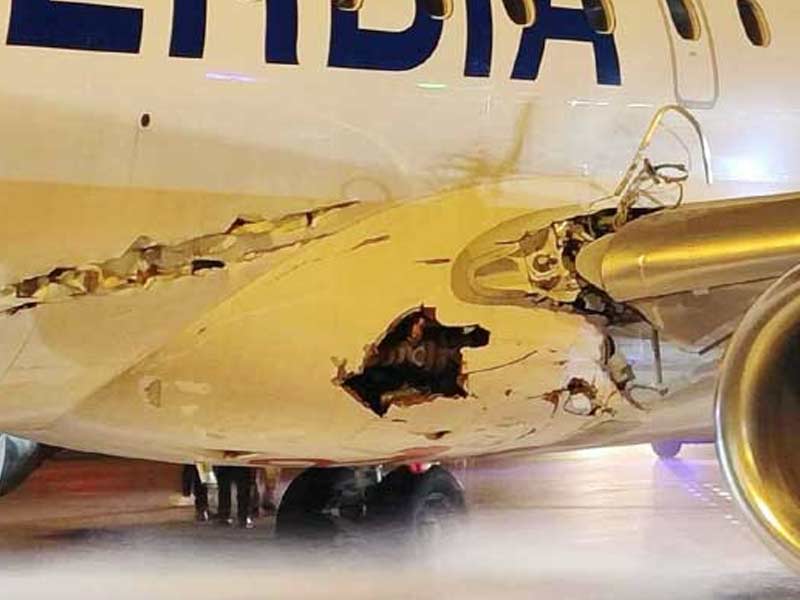 Flight Accident In Serbia: టేకాఫ్‌ క్రమంలో ప్రమాదం.. గంటసేపు గాల్లోనే ఉన్న విమానం..