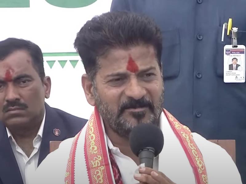 CM Revanth Reddy @ Medaram Jatara: గ్యాస్, కరెంటు పథకాలను ప్రారంభిస్తాం.. మేడారంలో సీఎం రేవంత్ ప్రకటన