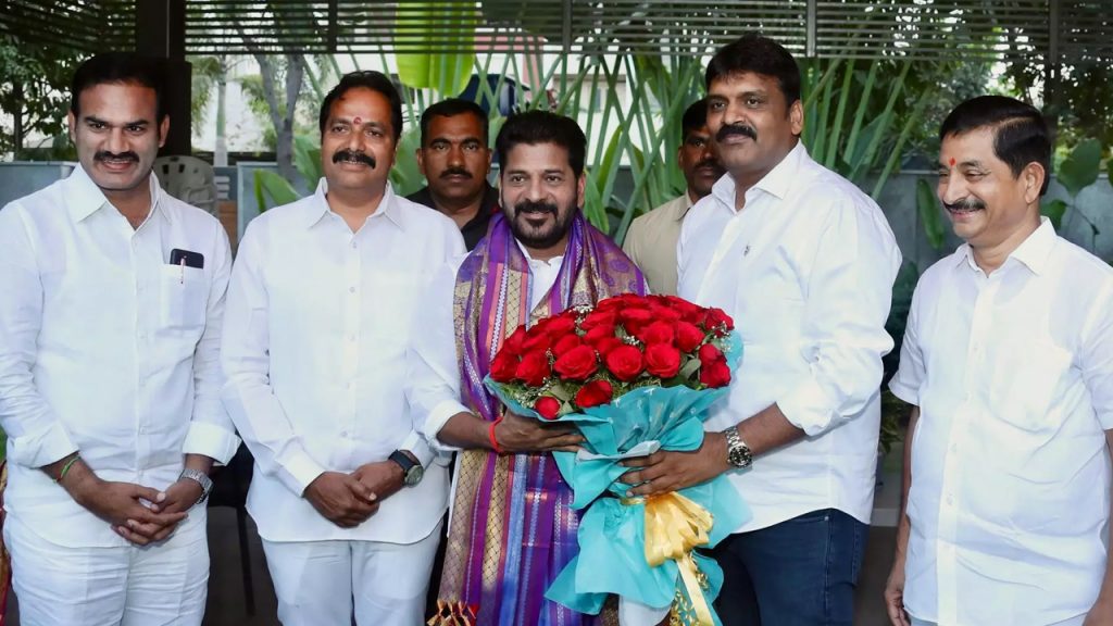 Ex-Mayor Bonthu Rammohan met CM Revanth Reddy