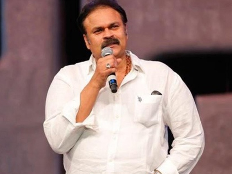 Naga Babu : పోలీసు పాత్రలపై వివాదాస్పద వ్యాఖ్యలు ..  క్షమాపణలు చెప్పిన నాగబాబు..