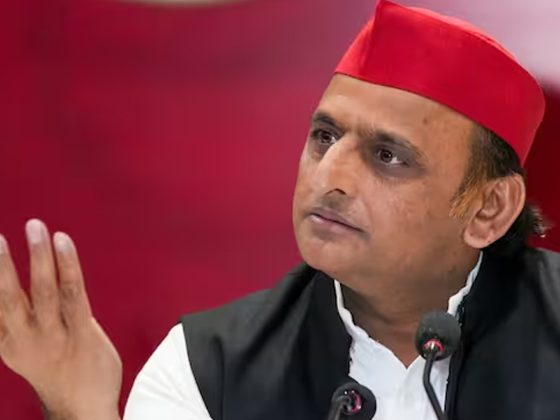 Akhilesh Yadav: అఖిలేశ్‌ యాదవ్ కు సీబీఐ నోటీసులు.. తెరపైకి మైనింగ్ కేసు..