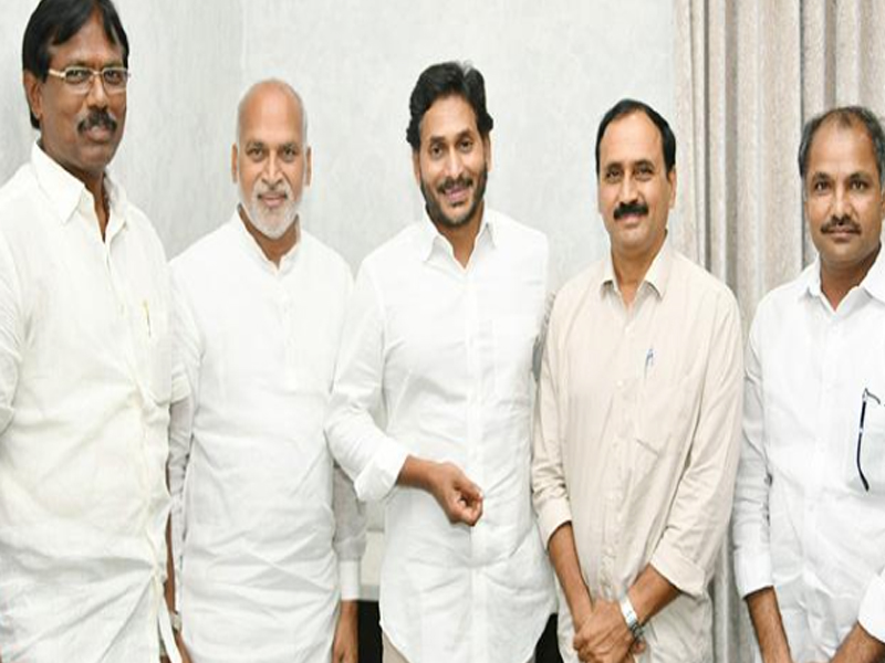 Alla Ramakrishna Reddy: మంగళగిరి ఎమ్మెల్యే ఆర్కే యూటర్న్.. మళ్లీ వైసీపీలో చేరిక..